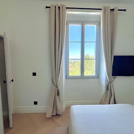 Будинок відпочинку Cap D'antibes Elegance & Quiet, Pool, Sea View Антіб