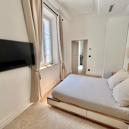 Cap D'antibes Elegance & Quiet, Pool, Sea View Будинок відпочинку Антіб