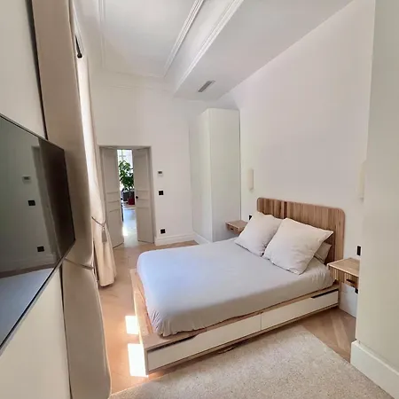 Будинок відпочинку Cap D'antibes Elegance & Quiet, Pool, Sea View Антіб